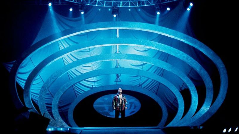 The first SmackDown set in 1999 saw featured the iconic "ovaltron"